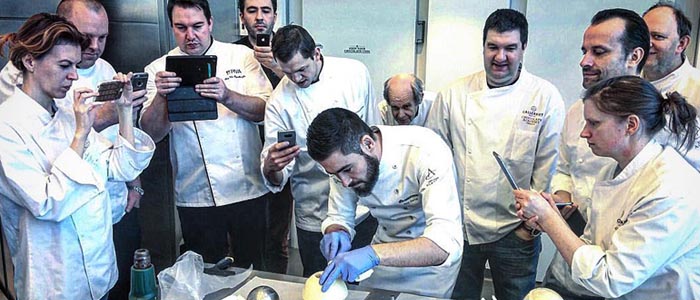 Raúl Bernal en su último curso de Pascua en Bélgica